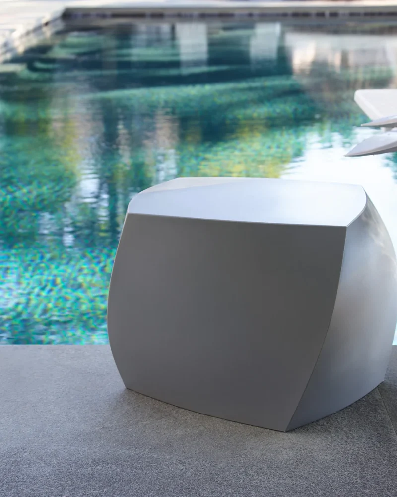Heller_SU22_1016_Gehry_LeftTwistCube_Silver_Flippers_519